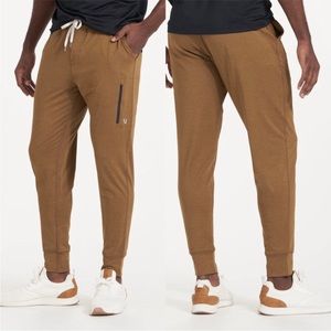 Vuori Sunday Performance Joggers in Tobacco Yellow Size Large